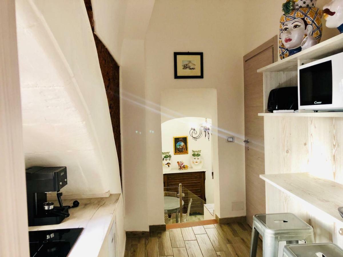 Mamarico' Apartament คาตาเนีย ภายนอก รูปภาพ